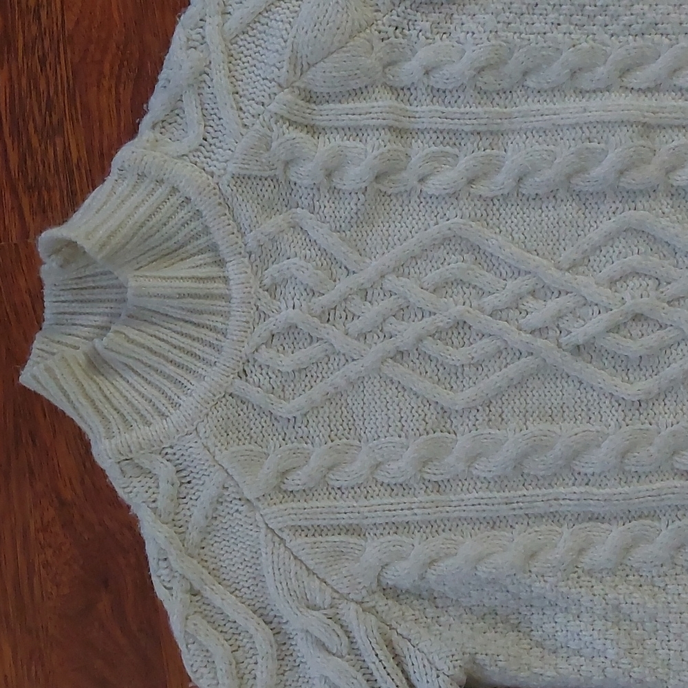 Sweater‎ - Picture 2 of 5